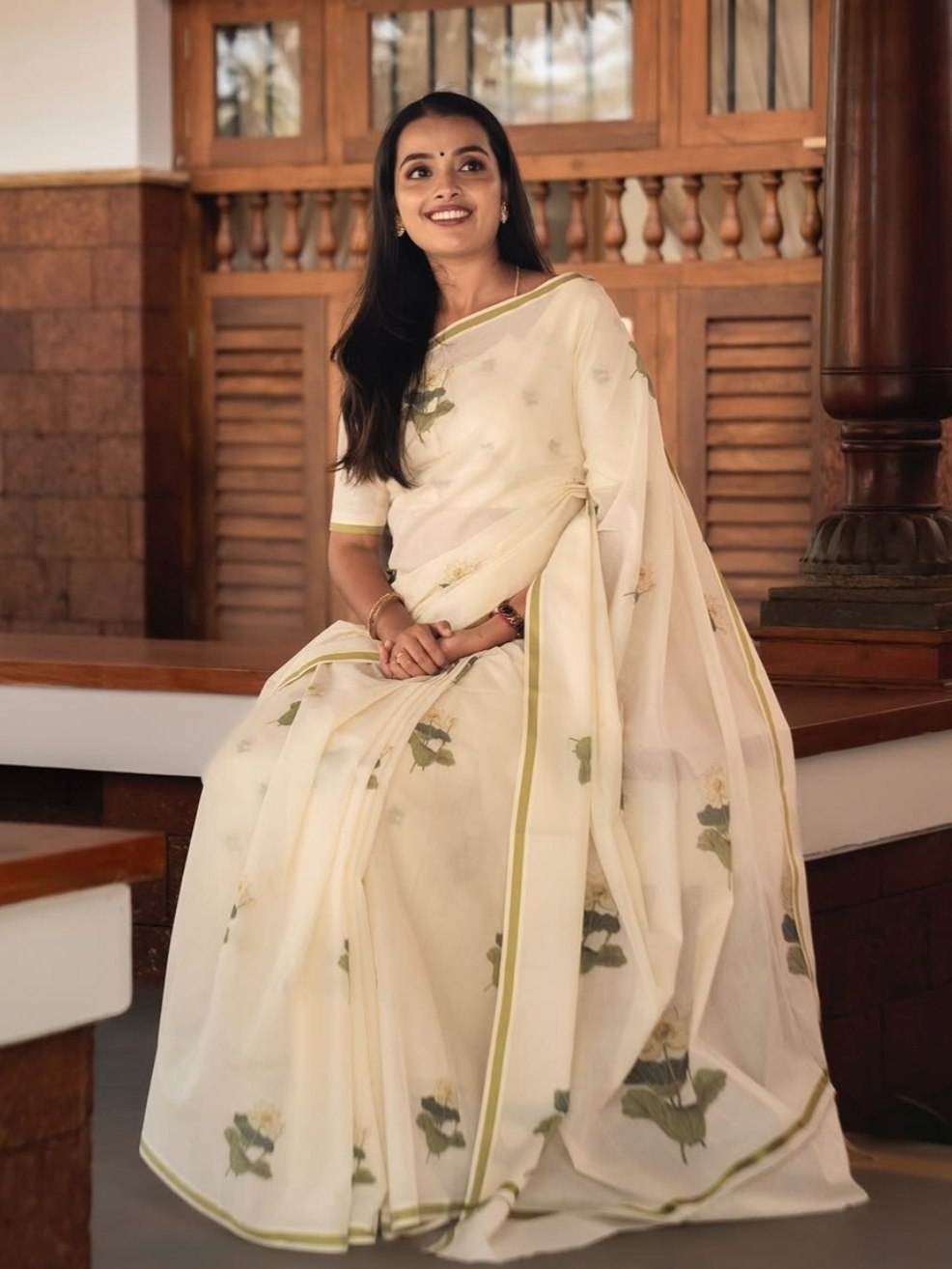 Premium Ivory Floral Linen Saree