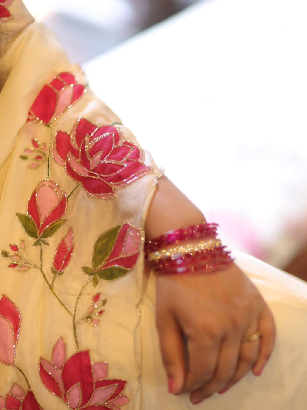 Elegant Floral Handwork Saree with Scalloped Border – Premium Ethnic Wear