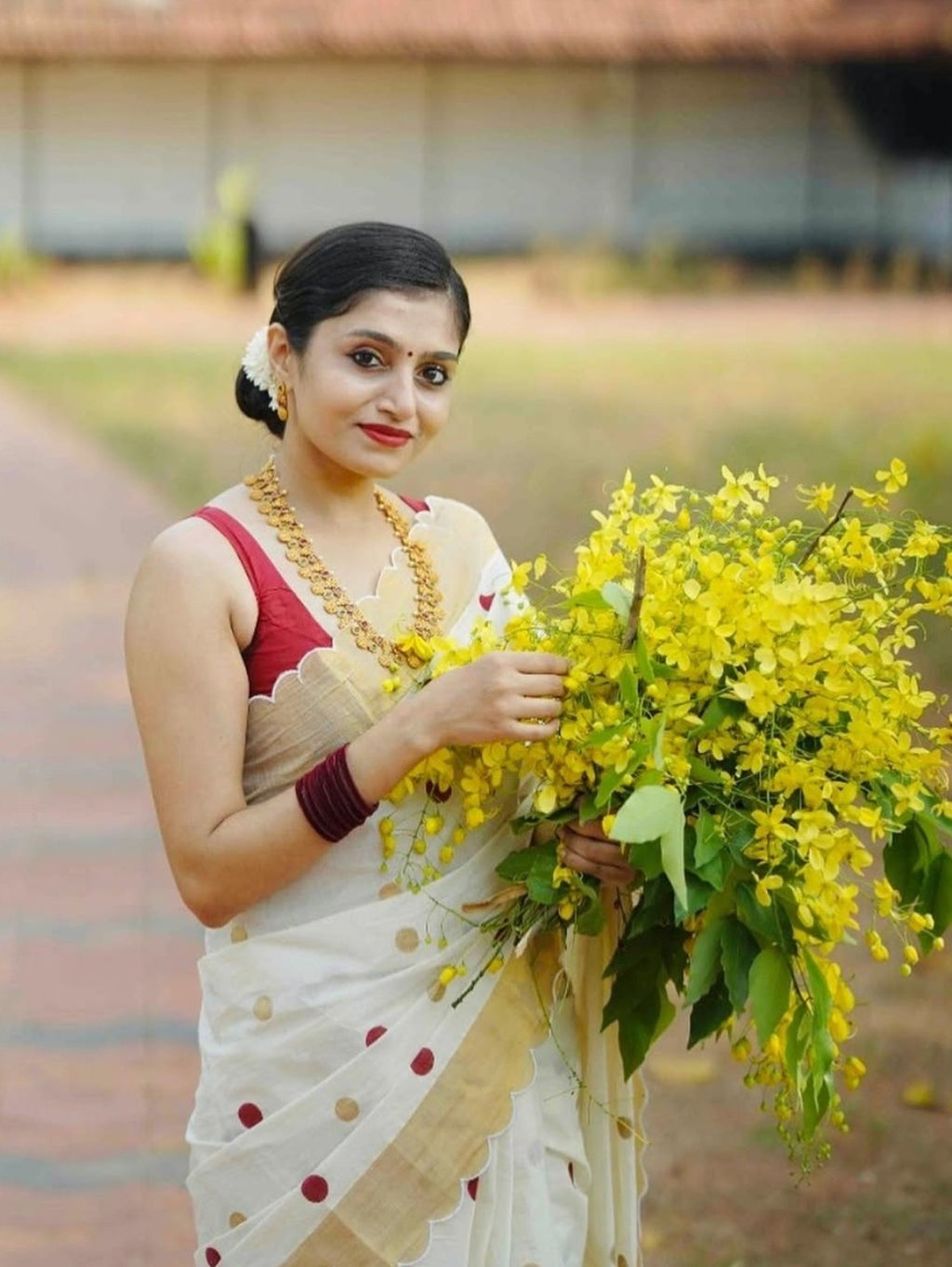 Premium Kerala Style Polka Dot Linen Saree