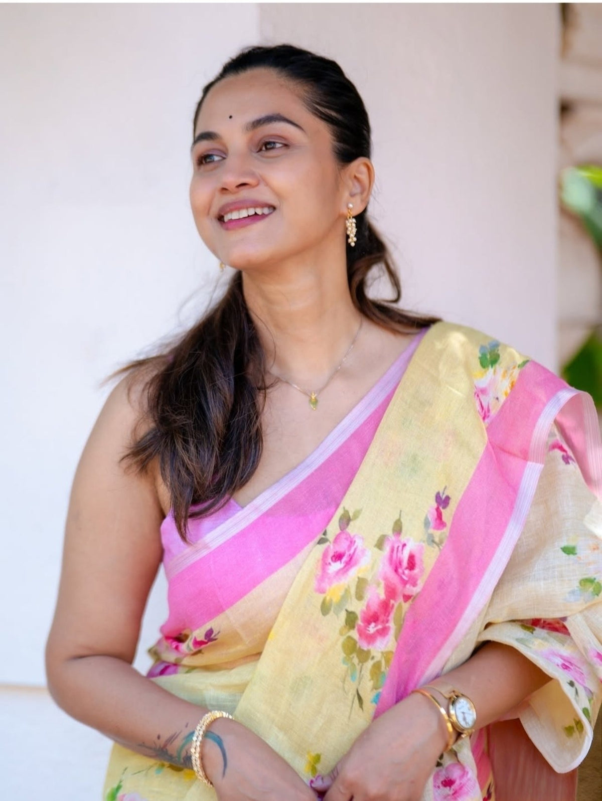 Premium Floral Digital Print Linen Saree