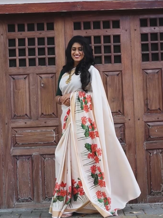 Premium Red Floral Printed Linen Saree