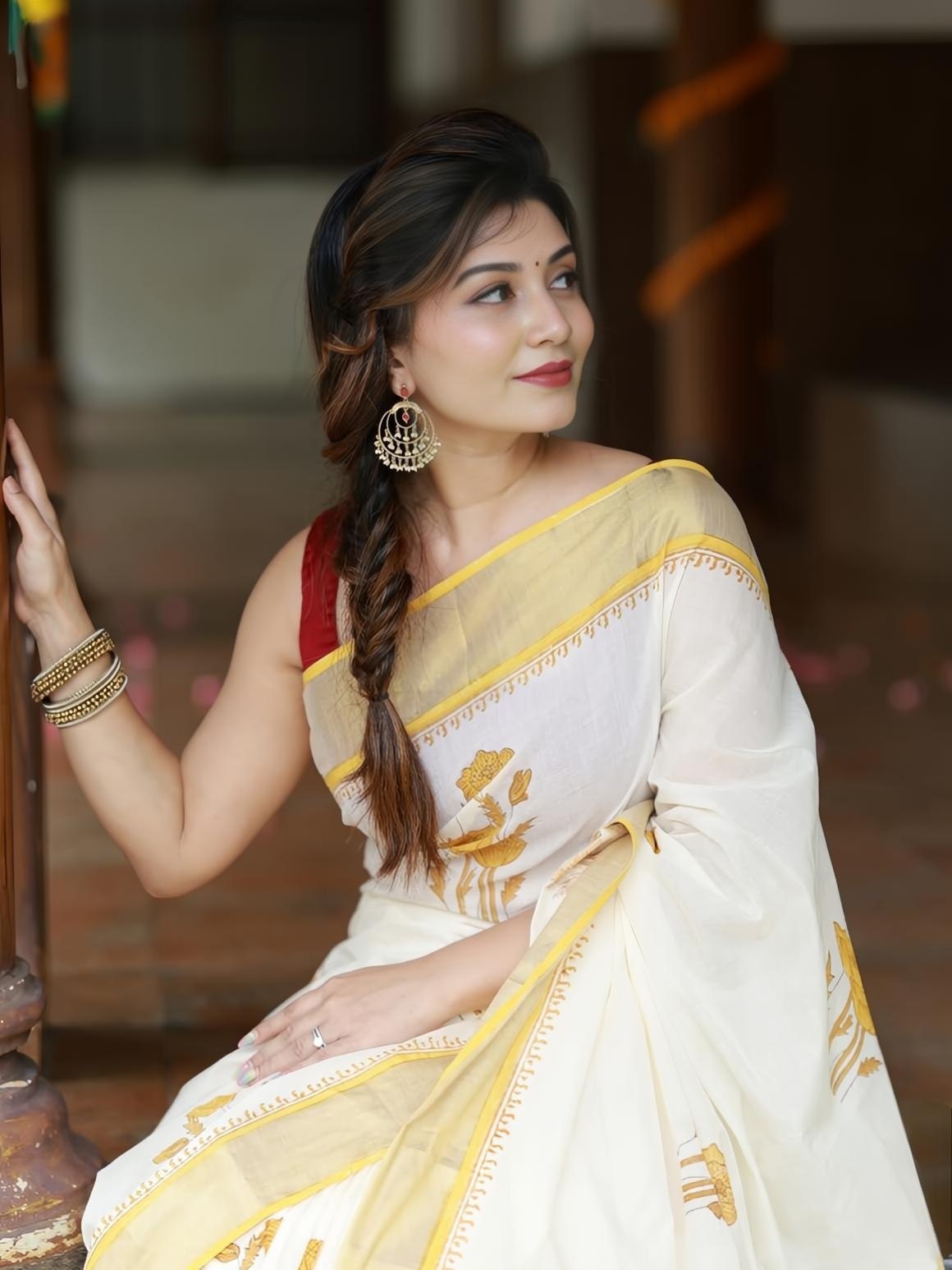 Premium Floral Printed Linen Saree Collection