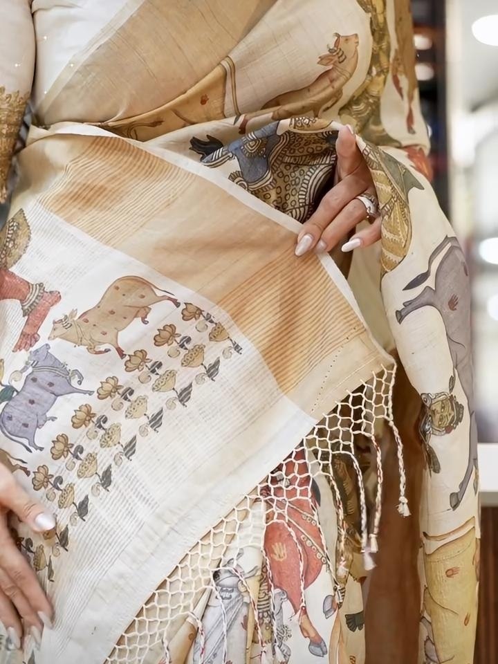 Premium Krishna Leela Digital Print Linen Saree with Traditional Beige Elegance